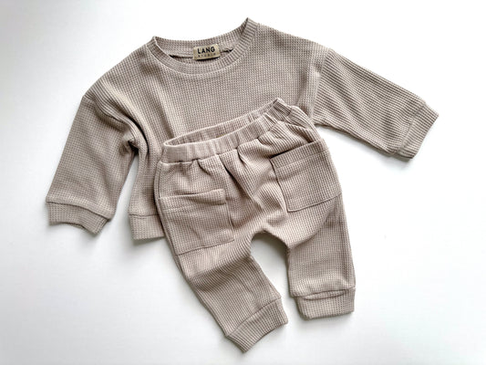 KIDS WAFFLE BOXY SWEATSHIRT AND JOGGER CO-ORD SET - NATURAL SUEDE