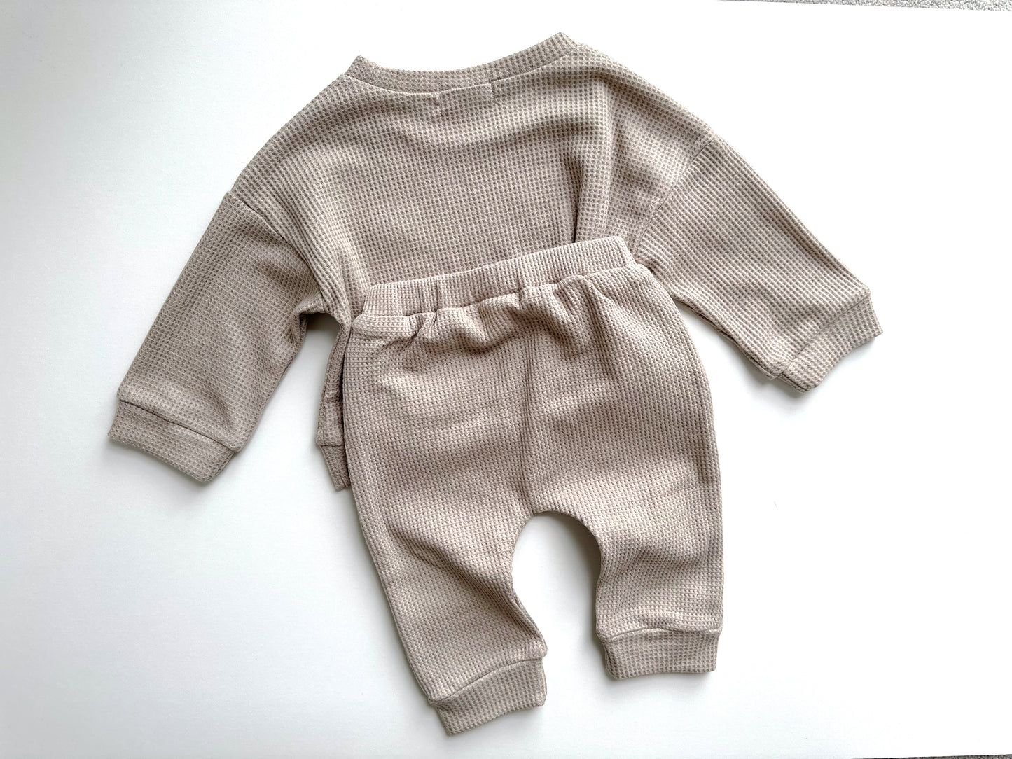 KIDS WAFFLE BOXY SWEATSHIRT AND JOGGER CO-ORD SET - NATURAL SUEDE