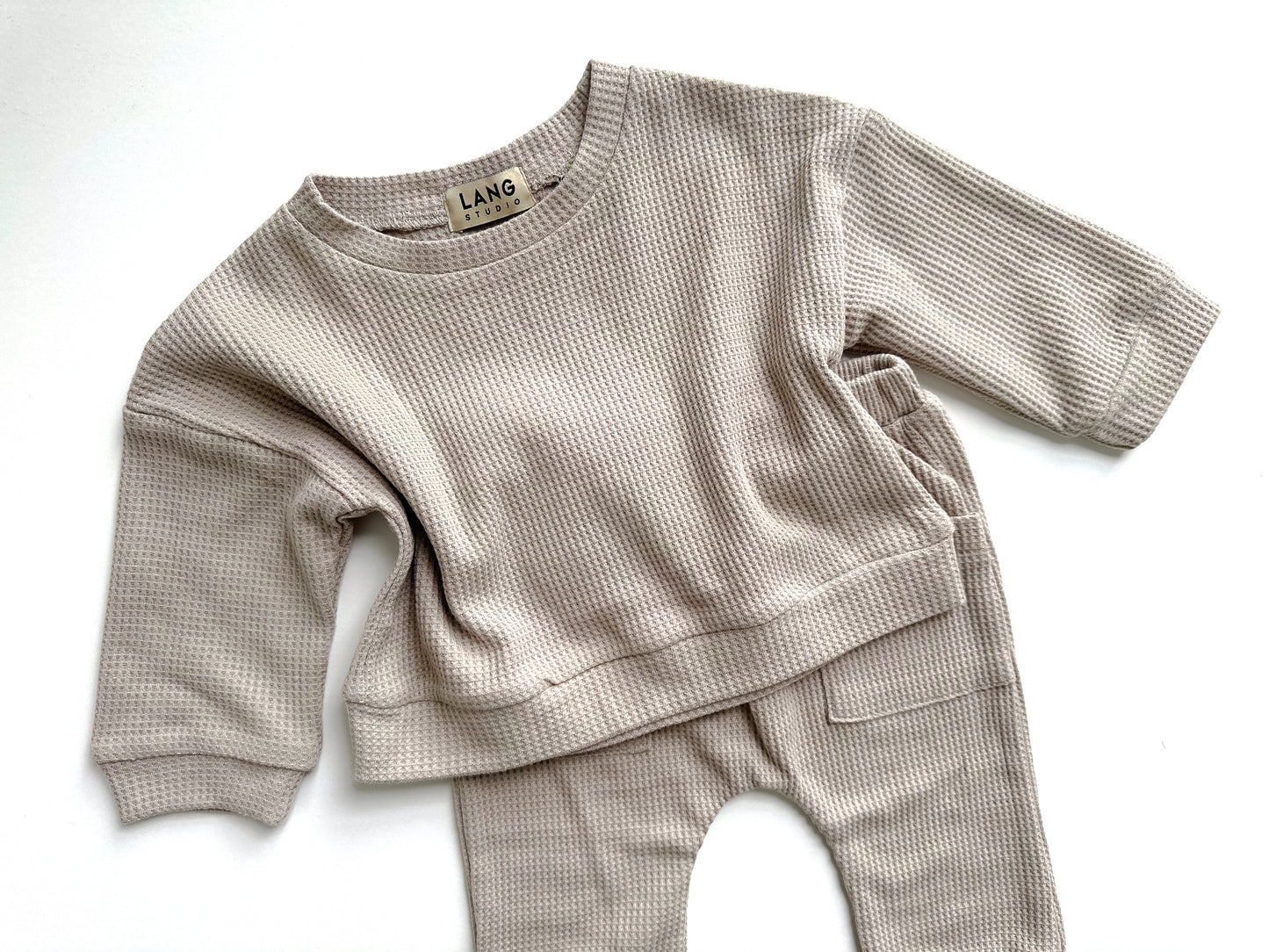 KIDS WAFFLE BOXY SWEATSHIRT AND JOGGER CO-ORD SET - NATURAL SUEDE